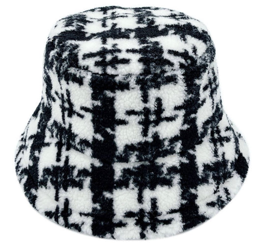 Black and white houndstooth bucket hat